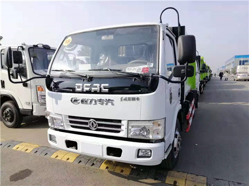 東風小多利卡壓縮式垃圾車批量發車了