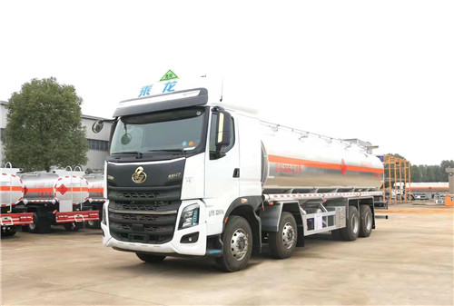 顏值擔當，實力悍將東風柳汽8*4運油車（國六）全國熱銷