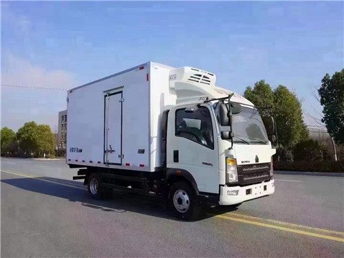 重汽豪沃國六“小金牛”冷藏車，現車一臺，隨提隨走