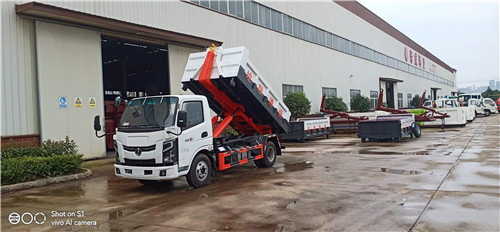 奧施國六藍牌勾臂垃圾車，不超重，云內150馬力發動機