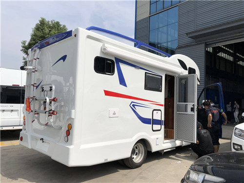 依維柯C型歐勝旅居房車，是實(shí)現(xiàn)您 “生活中旅行，旅行中生活”的車型 (8).jpg