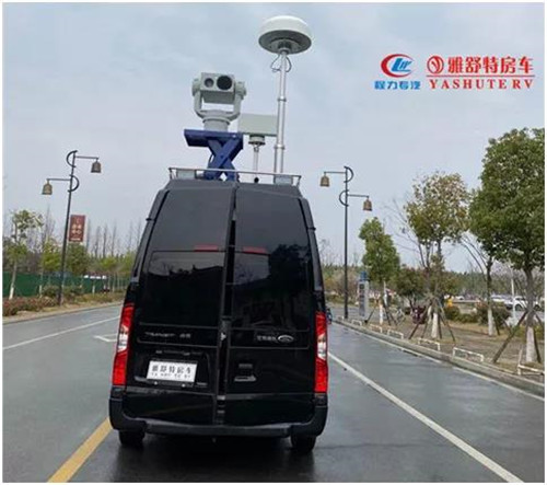 福特新世代通信指揮車正是利用先進的大功率廣播指揮系統、現代無線通信技術、計算機技術、圖像采集技術、無線圖像傳輸技術、強光照明技術等，實現單兵－指揮車－指揮中心的通信聯絡、指揮調度等功能，是公安、消防、武警及人防等部門針對大型混亂現場的群眾疏散、搶險救援的綜合移動平臺，是現代通信技術及其它高科技技術的綜合運用。