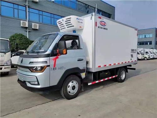 國六豪沃新款智相跨界冷藏車，3.8米藍牌國六冷藏車