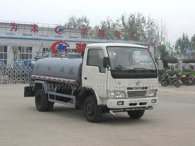 東風小霸王4-5噸灑水車